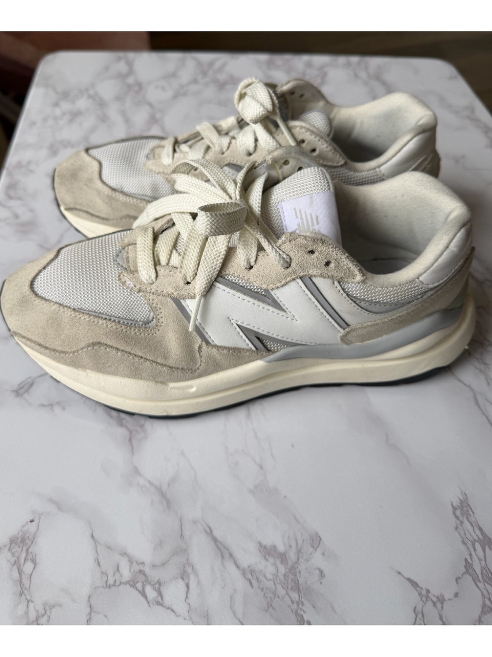 New Balance Women’s Size 10 Off-White & Cream Casual Sneakers Comfortable Casual